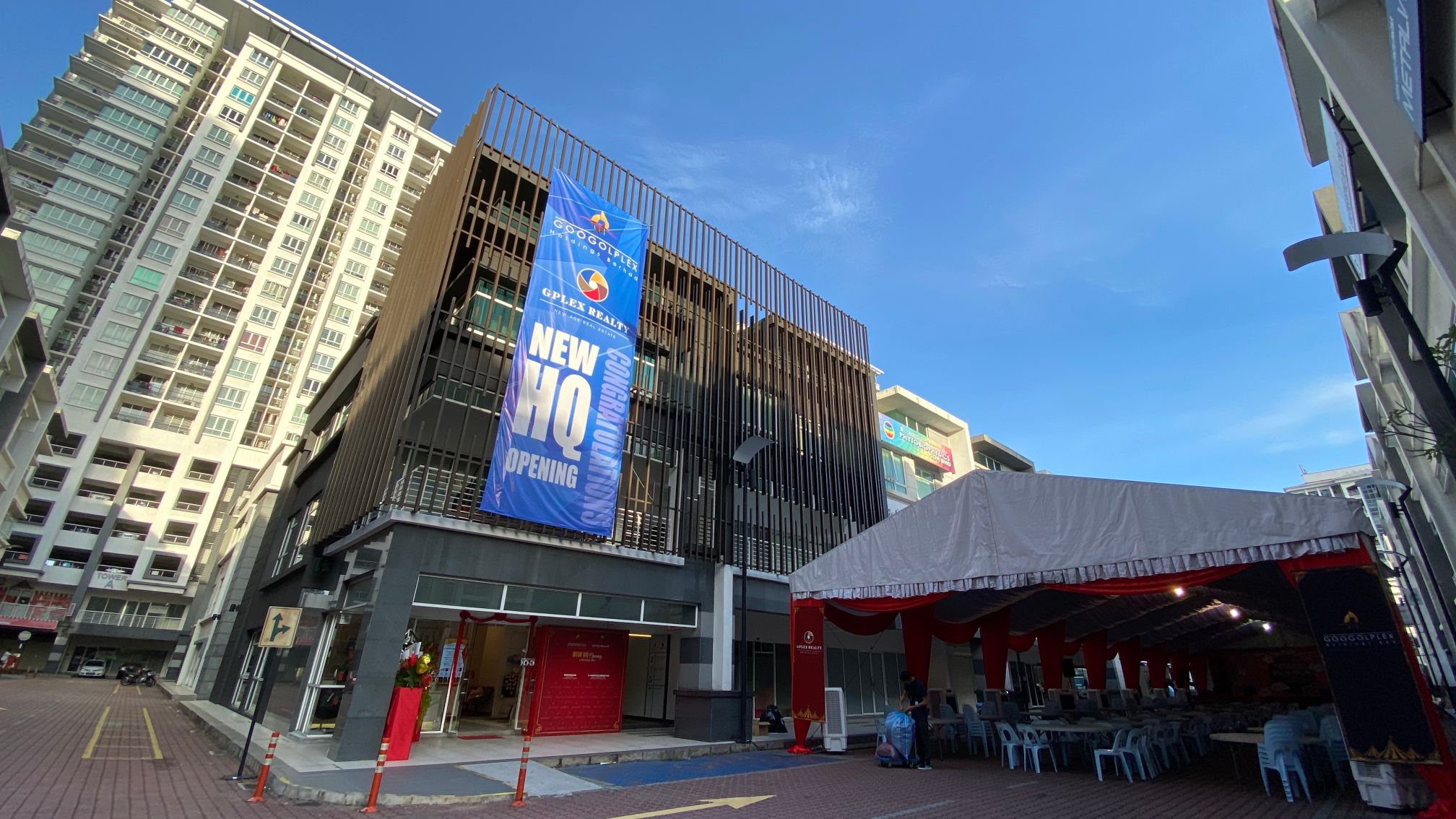E3