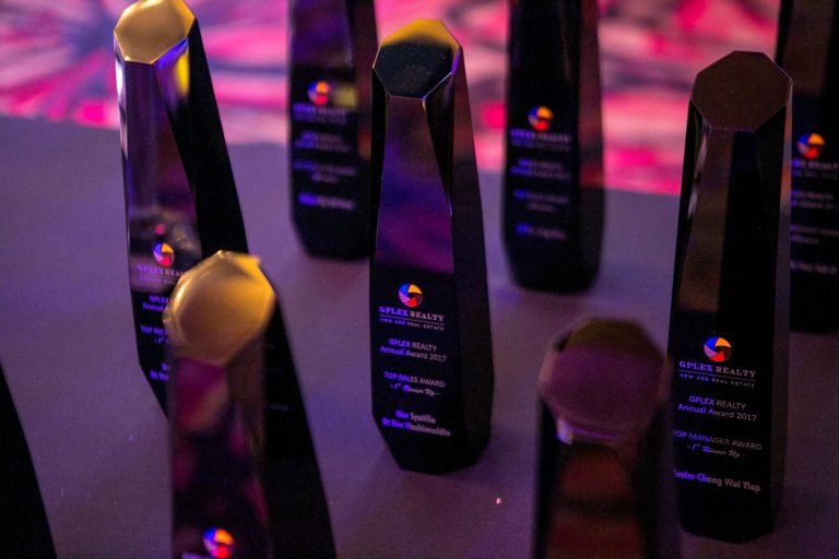 4_Award_opt